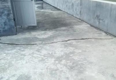 沙湾楼顶漏水维修公司分享下如何解决卫生间隐蔽部位漏水的问题?